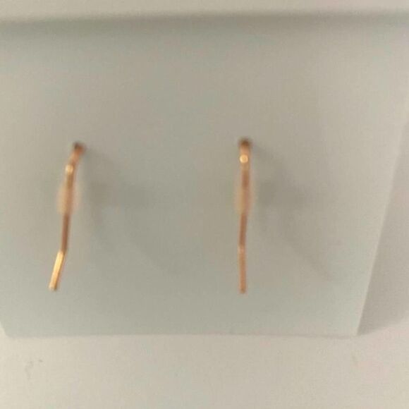 New Tory Burch Rose Gold French Wire Logo Earrings. - Picture 6 of 6